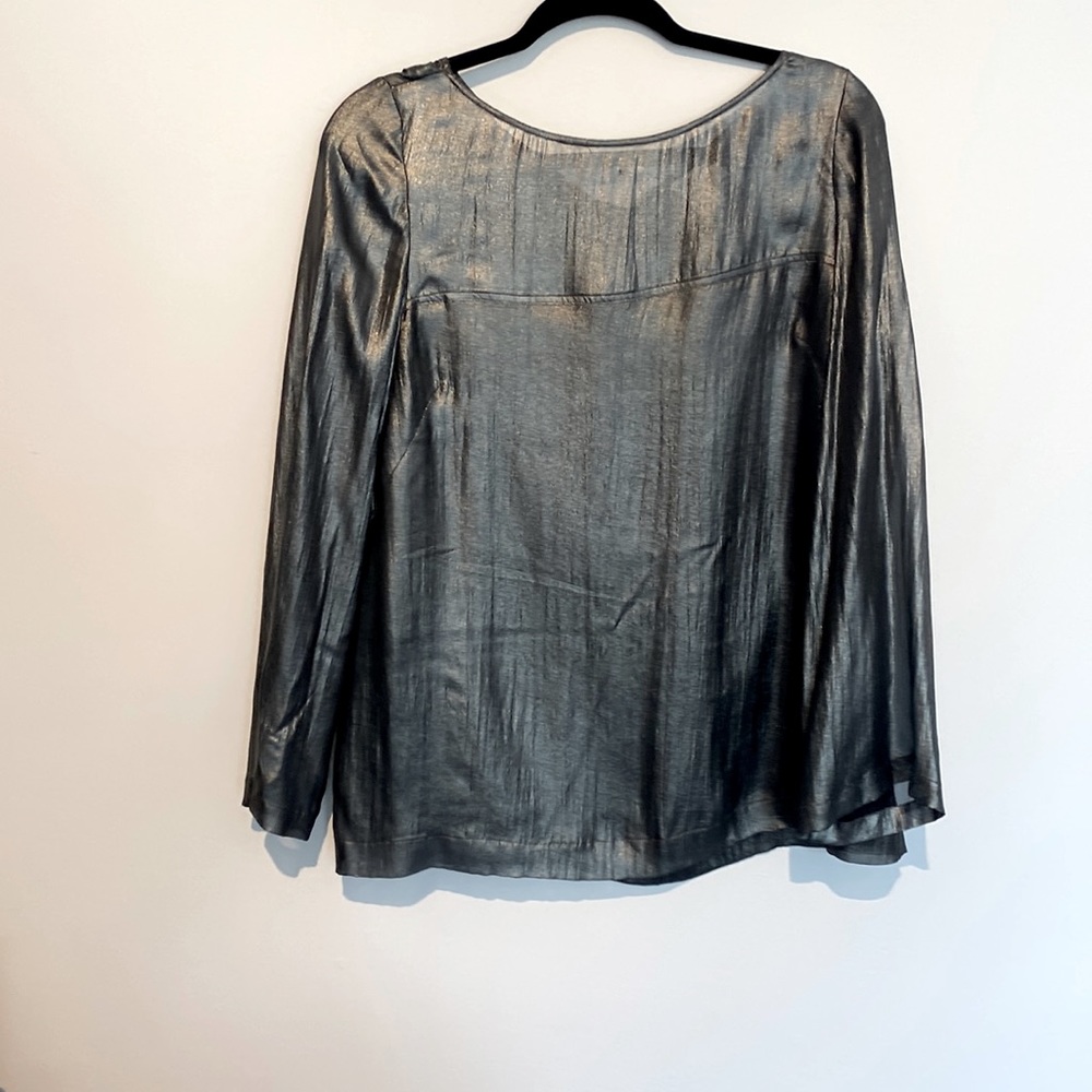 Worth loose silk silver shimmer blouse size small/medium  never worn